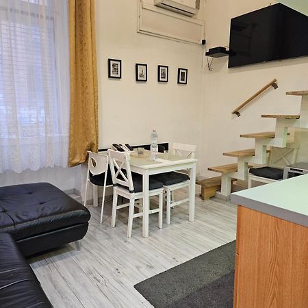 Walkway Apartment Deluxe 布达佩斯 外观 照片