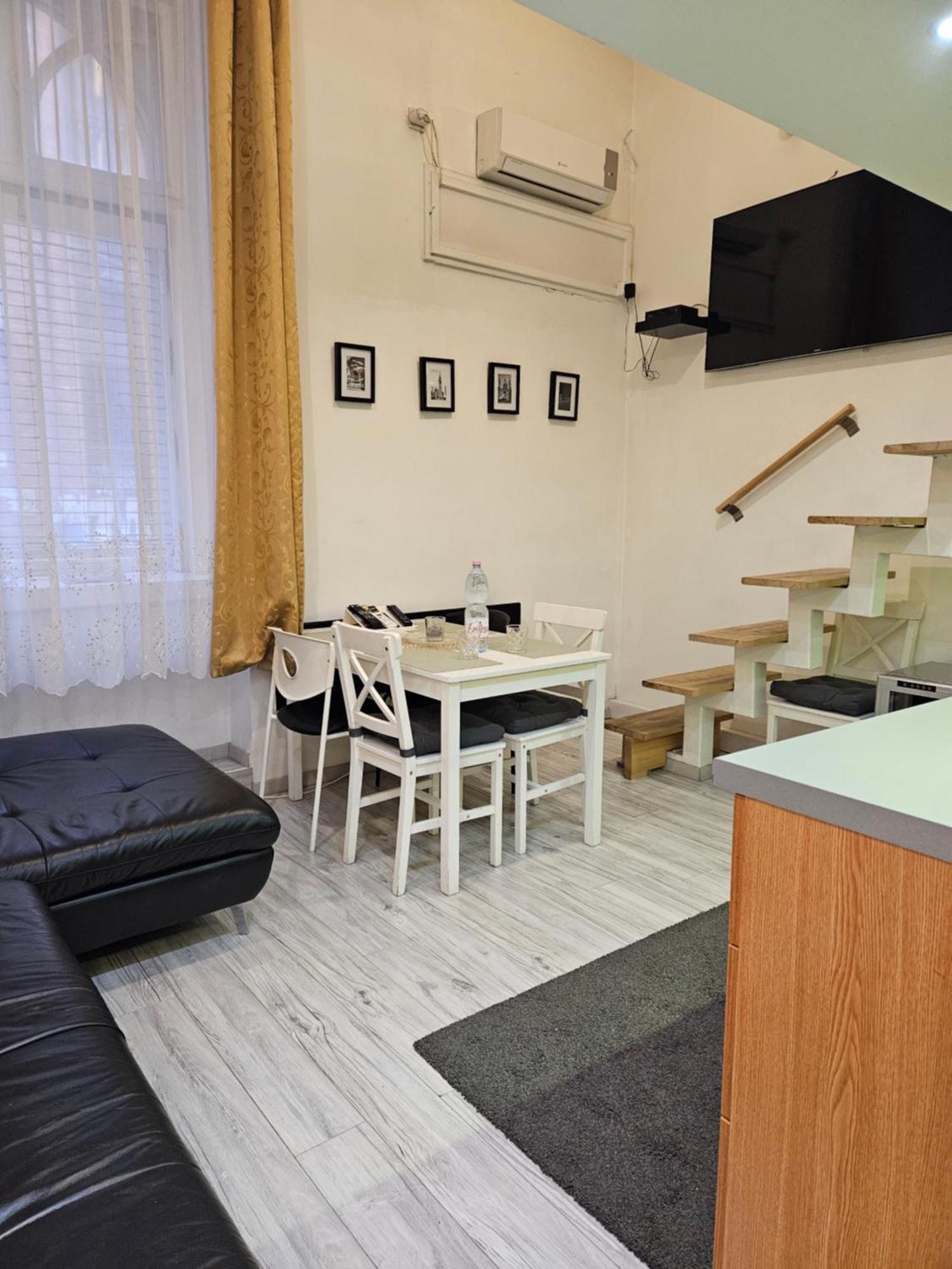 Walkway Apartment Deluxe 布达佩斯 外观 照片