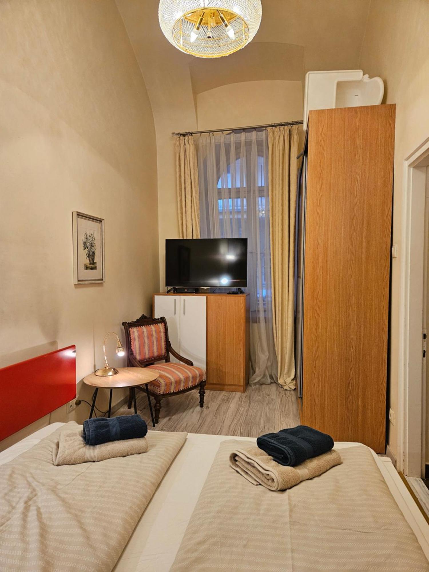 Walkway Apartment Deluxe 布达佩斯 外观 照片