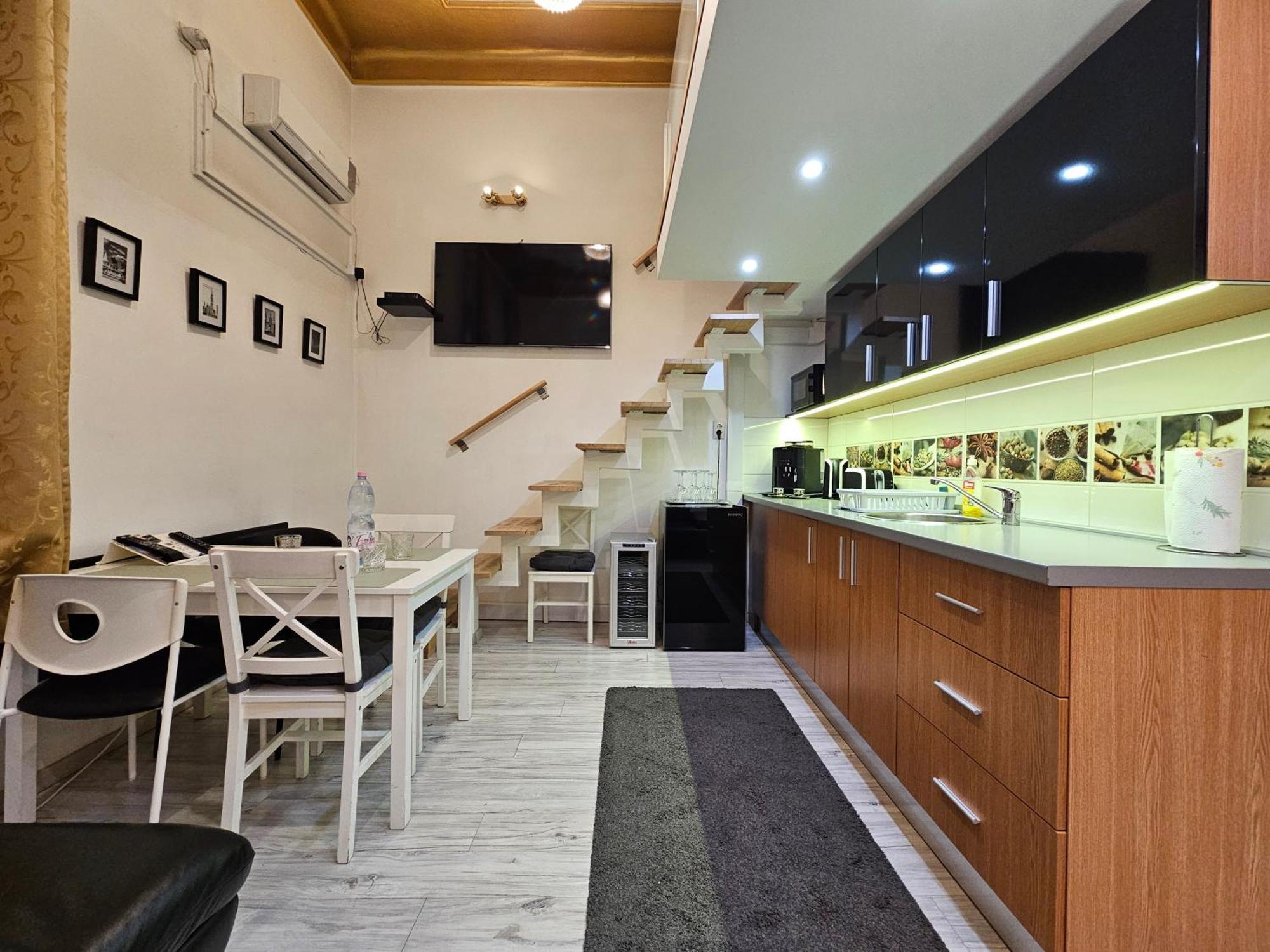 Walkway Apartment Deluxe 布达佩斯 外观 照片
